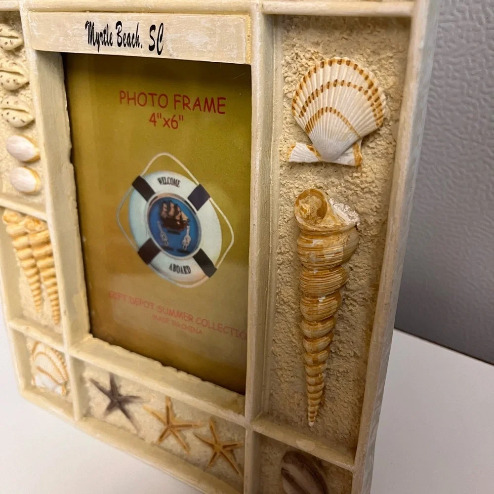 Sea Shell Picture Frame Starfish with Shells Myrtle Beach, SC 4”x6” Nice